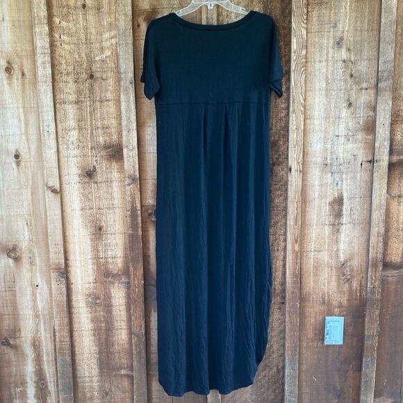 Arolina Classic & Comfy Double Slit Vneck Short Sleeve Black Knit Maxi Dress - Picture 3 of 5